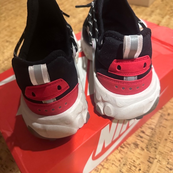 Nike React Presto Chatty Matador Black Red 2019 Mens Shoes Size 9 AV2605-002 - Picture 3 of 5